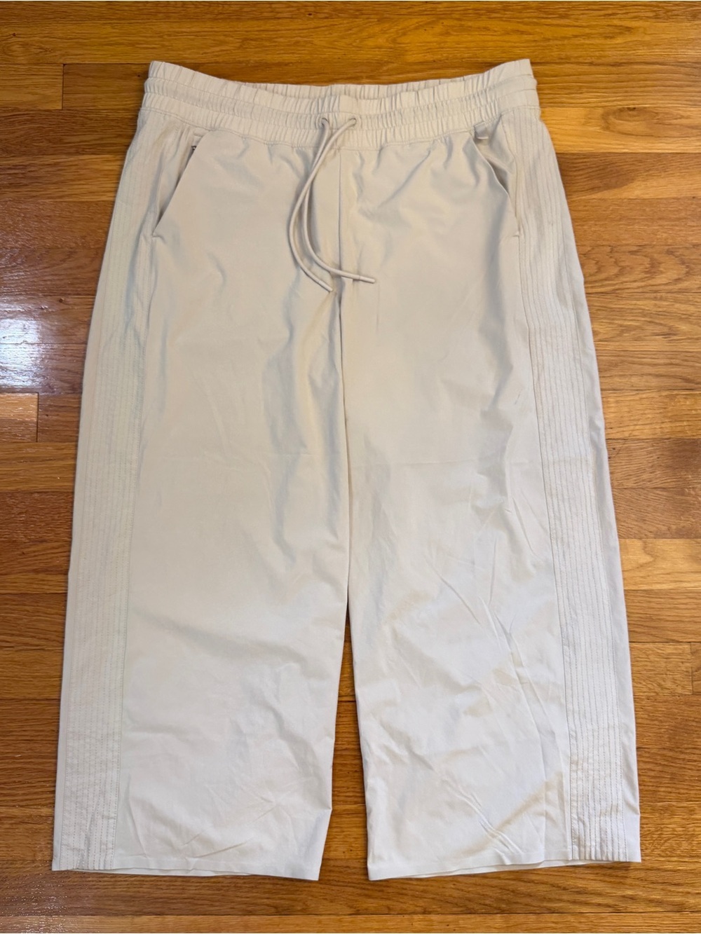 Athleta Avenue Wide Leg Crop Pants in Beige - Size 16